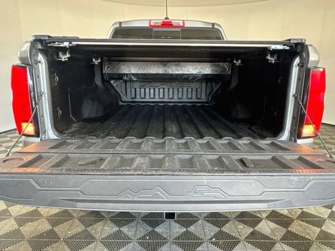 Used 2024 Chevrolet Colorado ZR2 w/ Technology Package AWD/4WD image 21