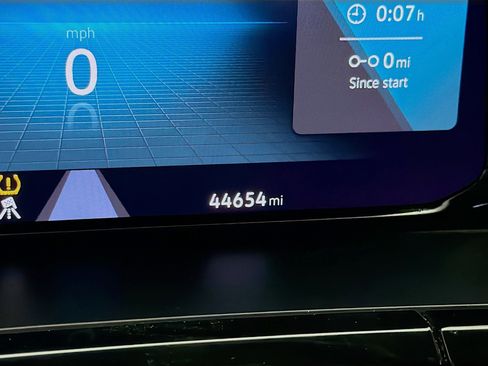 Used 2024 Volkswagen Atlas SE image 8