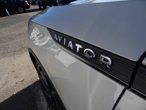 Used 2021 Lincoln Aviator Reserve w/ Equipment Group 202A image 12