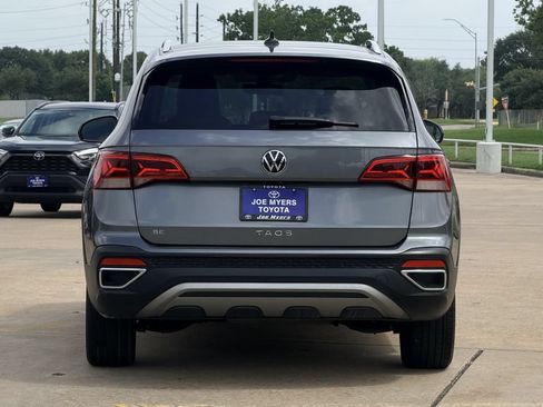 Used 2024 Volkswagen Taos SE FWD image 8