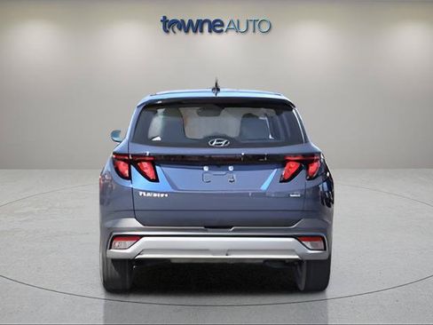 Used 2025 Hyundai Tucson SE AWD/4WD image 4