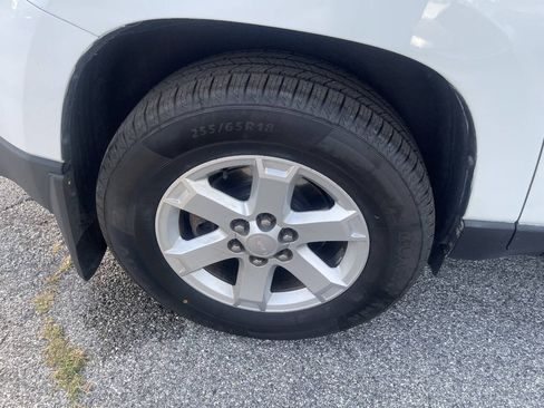 Used 2016 GMC Acadia SLE FWD image 29