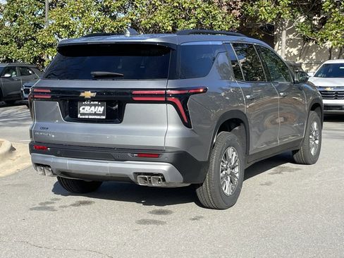 New 2026 Chevrolet Traverse LT w/ Driver Confidence Package image 8