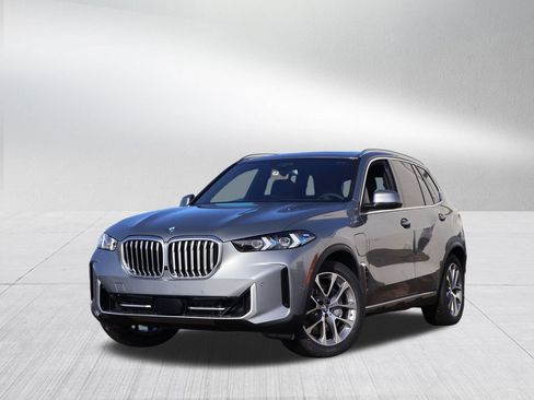 New 2026 BMW X5 xDrive50e image 1
