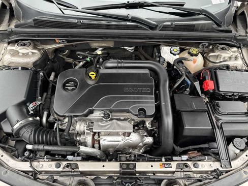 Used 2024 Chevrolet Malibu LT FWD image 29