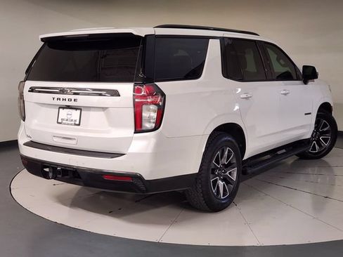 Used 2021 Chevrolet Tahoe Z71 w/ Luxury Package AWD/4WD image 2