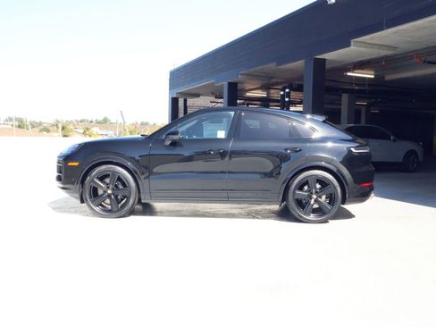 New 2026 Porsche Cayenne Coupe AWD/4WD image 2