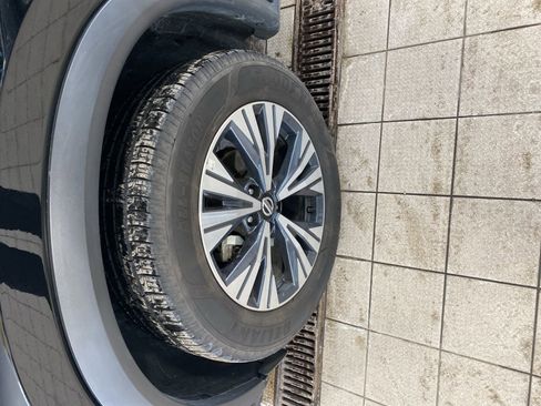 Certified 2021 Nissan Rogue SV image 2