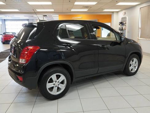 Used 2020 Chevrolet Trax LS w/ Tint and Cruise Package image 11