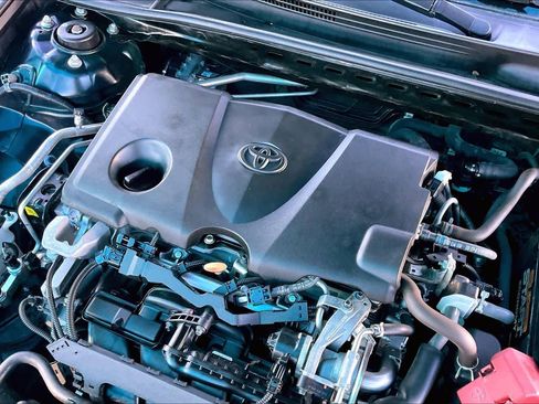 Used 2019 Toyota Camry XLE image 31