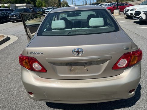 Used 2010 Toyota Corolla LE image 7