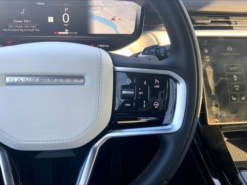 Used 2025 Land Rover Range Rover Sport image 24