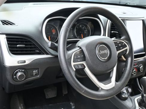 Used 2016 Jeep Cherokee Sport AWD/4WD image 14