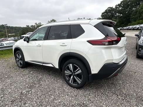 Certified 2023 Nissan Rogue SL w/ SL Premium Package AWD/4WD image 3