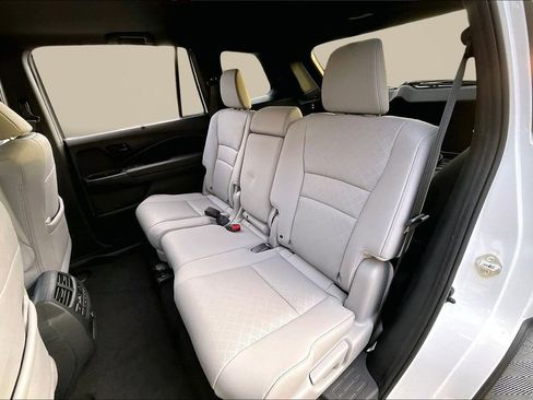 Used 2023 Honda Passport Elite image 18