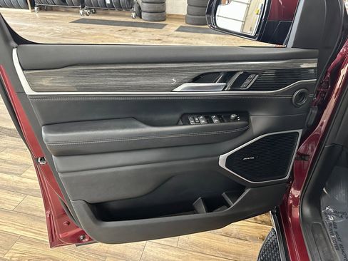 Used 2022 Jeep Wagoneer Series II image 10