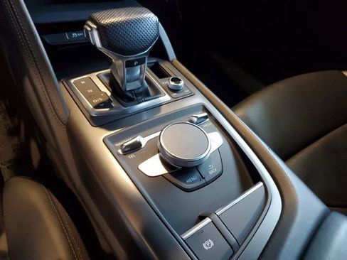 Used 2018 Audi R8 V10 RWD image 17