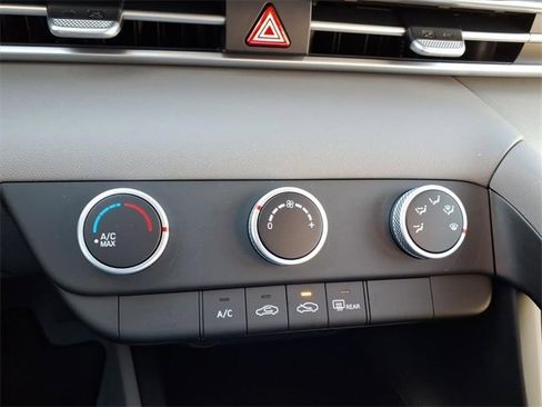 New 2026 Hyundai Elantra SE image 13