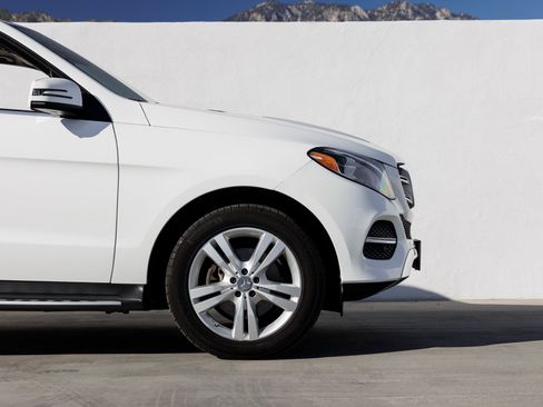 Used 2016 Mercedes-Benz GLE 300d 4MATIC image 11