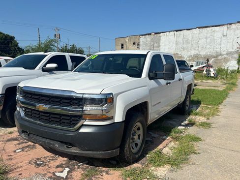 Used 2018 Chevrolet Silverado 1500 W/T w/ Trailering Package AWD/4WD image 2