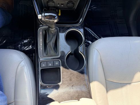 Used 2014 Kia Sorento SX w/ 3rd Row Package image 17