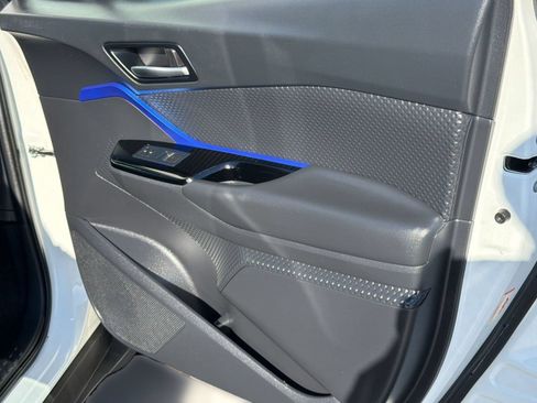 Certified 2021 Toyota C-HR XLE FWD image 33