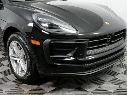 Certified 2025 Porsche Macan image 39