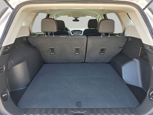 Used 2022 GMC Terrain SLE w/ Driver Convenience Package image 7