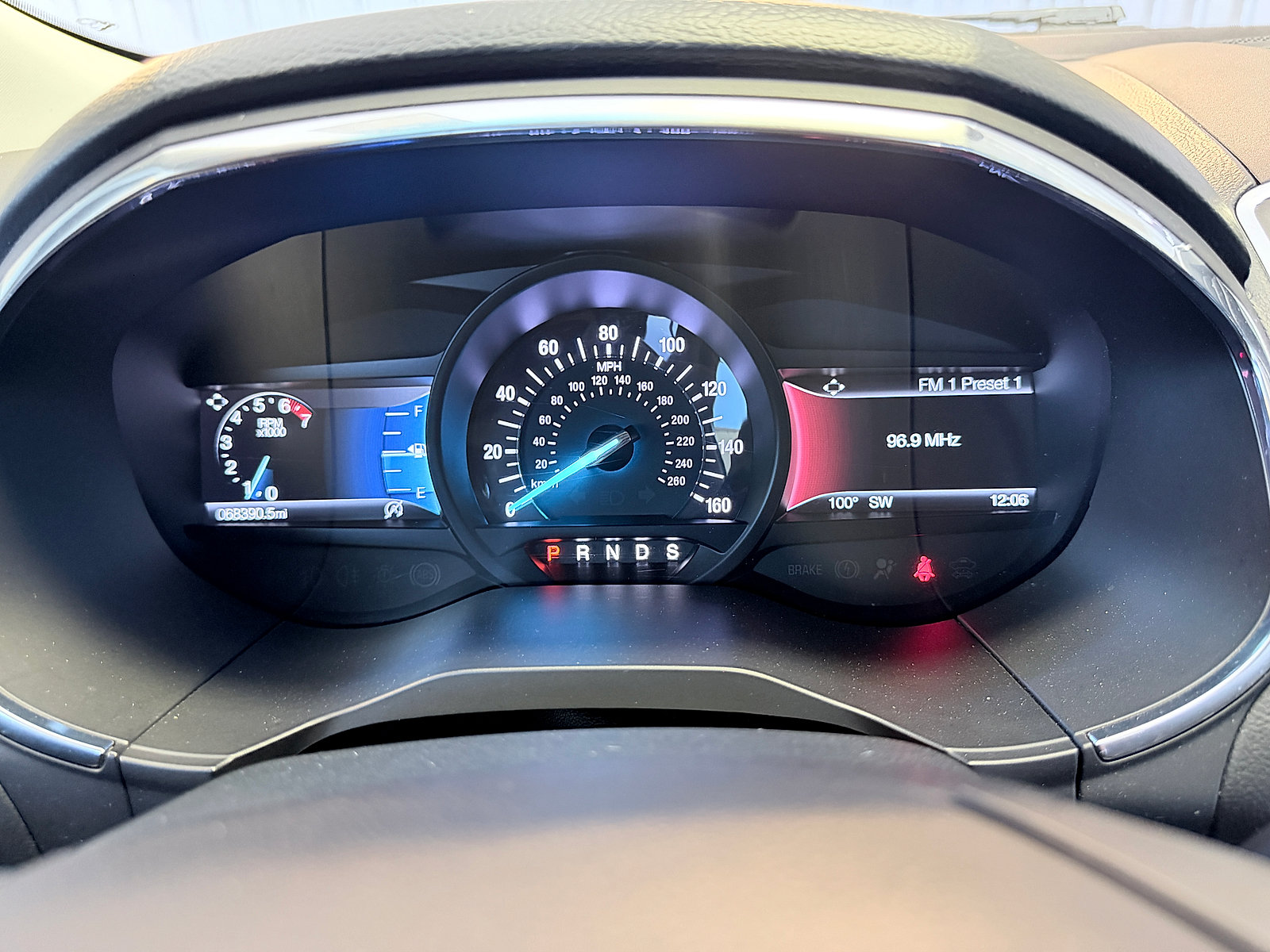 Used 2020 Ford Edge Titanium FWD image 34