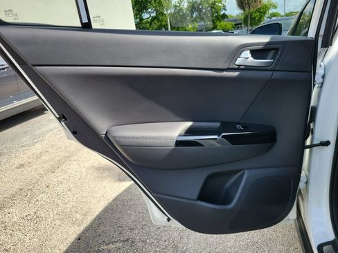 Certified 2021 Kia Sportage EX FWD image 9