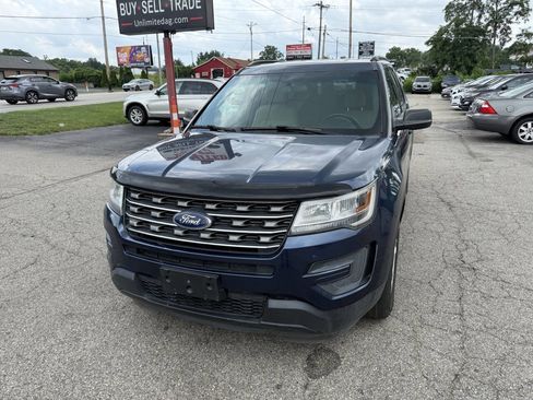 Used 2017 Ford Explorer 4WD image 2