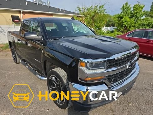 Used 2018 Chevrolet Silverado 1500 LT w/ LPO, Black Pack AWD/4WD image 1