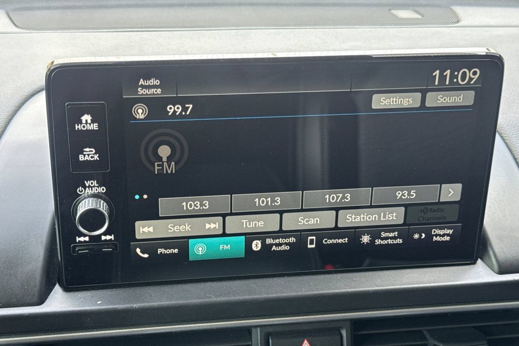 Used 2025 Honda Pilot EX-L image 15