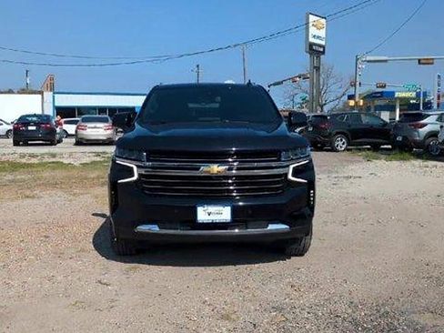 Certified 2024 Chevrolet Tahoe LT w/ Luxury Package AWD/4WD image 3