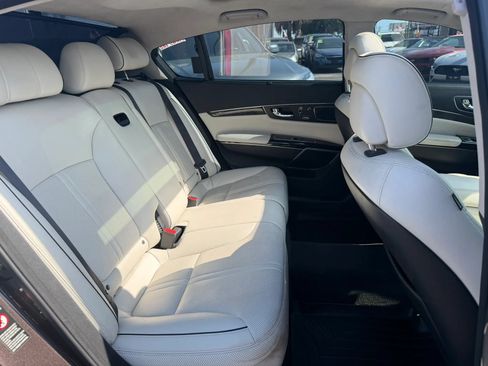 Used 2015 Kia K900 Luxury w/ VIP Package (Discontinued) RWD image 14