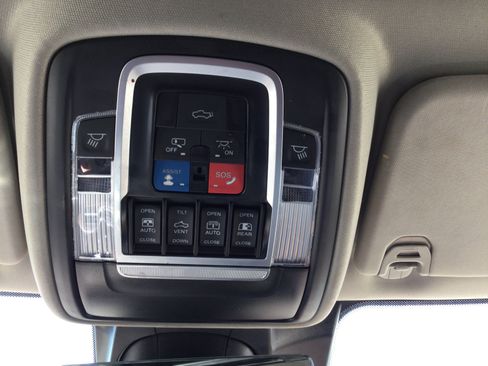 Used 2023 RAM 1500 Limited AWD/4WD image 17