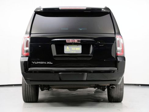 Used 2017 GMC Yukon XL SLT w/ Premium Edition image 10