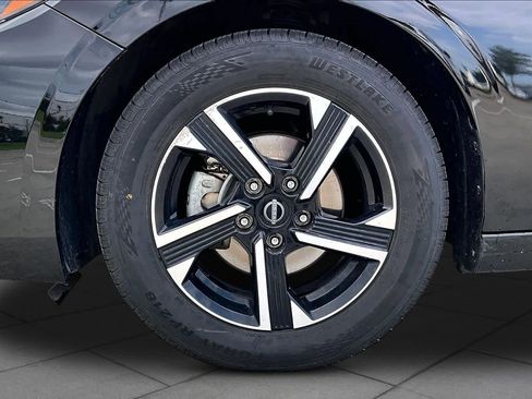 Used 2024 Nissan Sentra SV FWD image 11
