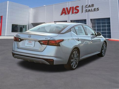 Used 2024 Nissan Altima 2.5 SV image 6
