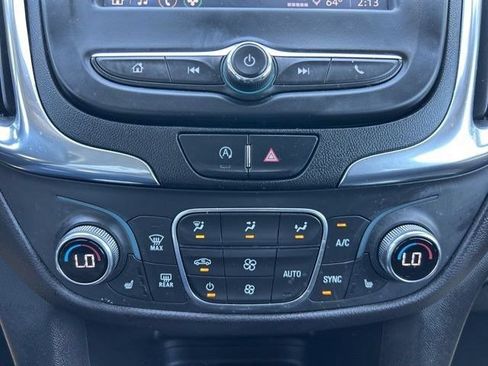 Used 2022 Chevrolet Equinox LT AWD/4WD image 27