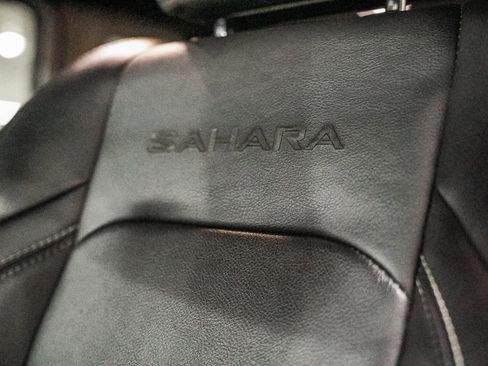 Used 2022 Jeep Wrangler Unlimited Sahara image 24