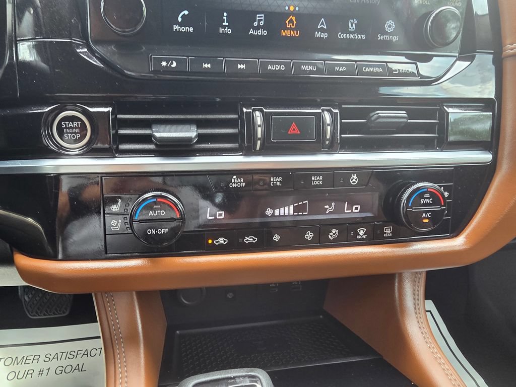 Used 2024 Nissan Pathfinder Platinum w/ Black Appearance Package FWD image 31