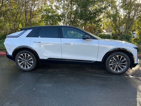 New 2026 Cadillac Lyriq Premium Sport image 6