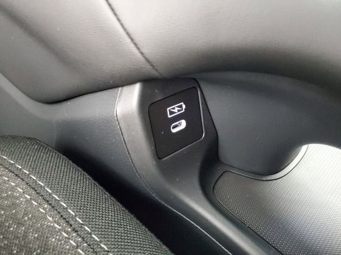 New 2026 Honda HR-V LX image 18