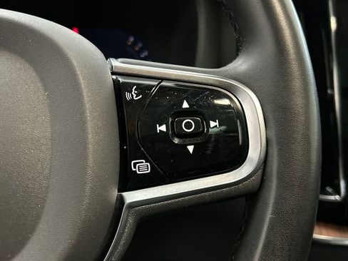 Certified 2023 Volvo XC60 B5 Ultimate image 14