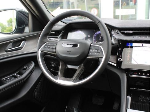 New 2026 Jeep Grand Cherokee L 4WD image 14