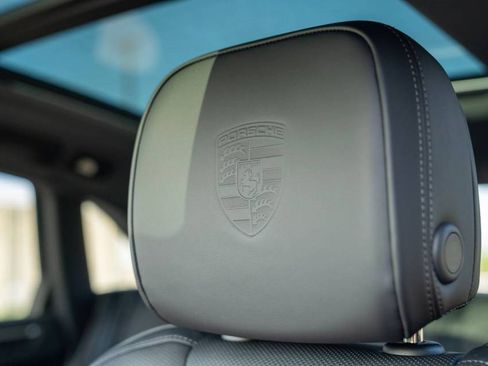 New 2026 Porsche Macan AWD/4WD image 14