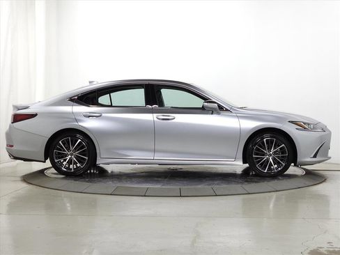 Certified 2024 Lexus ES 350 w/ Premium Package image 11