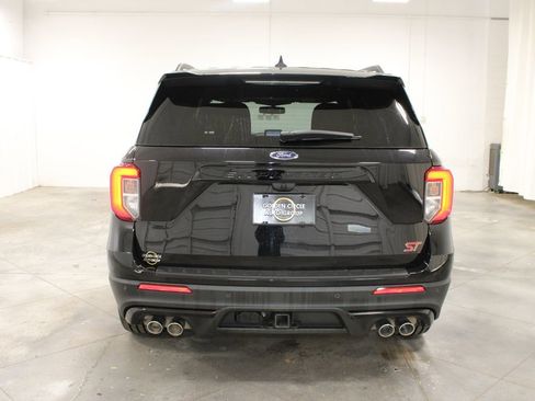 Used 2024 Ford Explorer ST w/ Equipment Group 401A AWD/4WD image 8