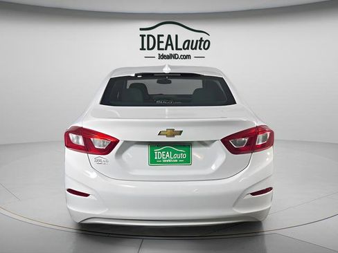 Used 2017 Chevrolet Cruze LT w/ Convenience Package image 6